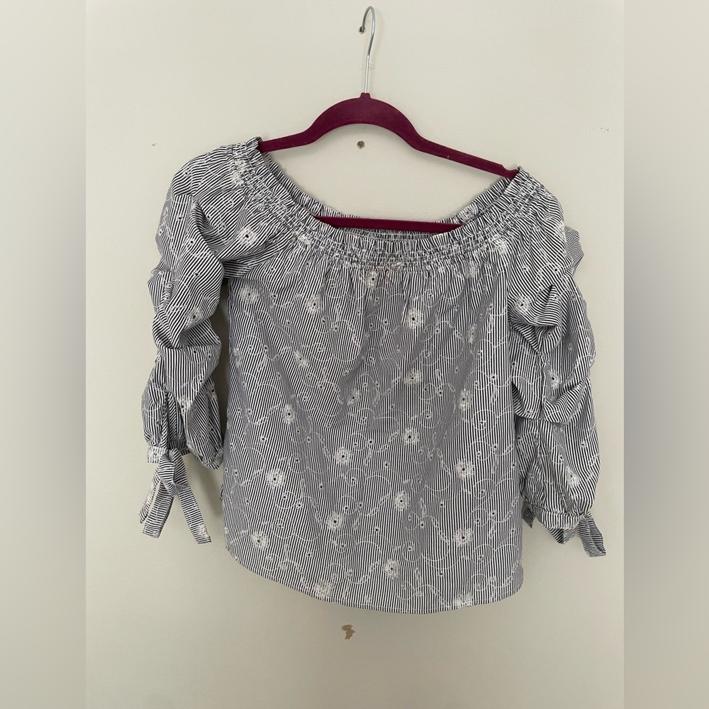 Socialite Gray Ruched 3/4 Sleeve Blouse